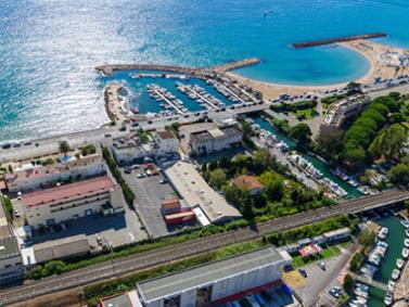 Vue aérienne sur le Port abri du Beal